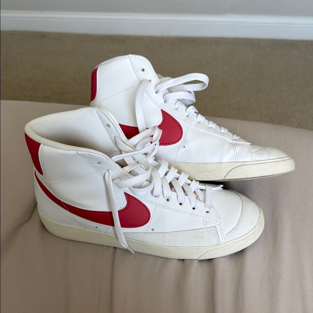 Women’s Nike Blazers (dark pink/mauve)